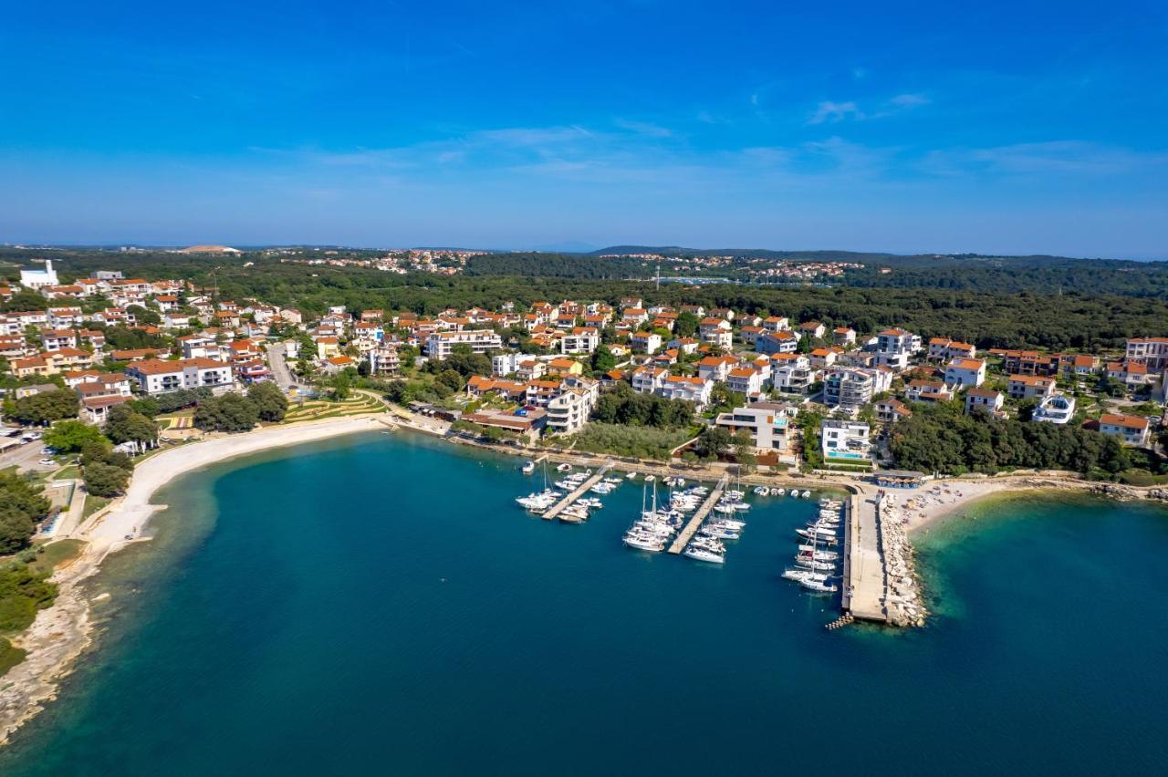 Apartment Nensi Pjescana Uvala Dış mekan fotoğraf